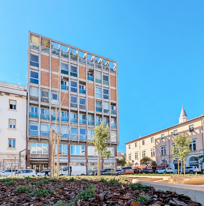 edificio dove è collocato lo studio di architettura di Francesco Di Gianni in Piazza Alessandrini a Pescara